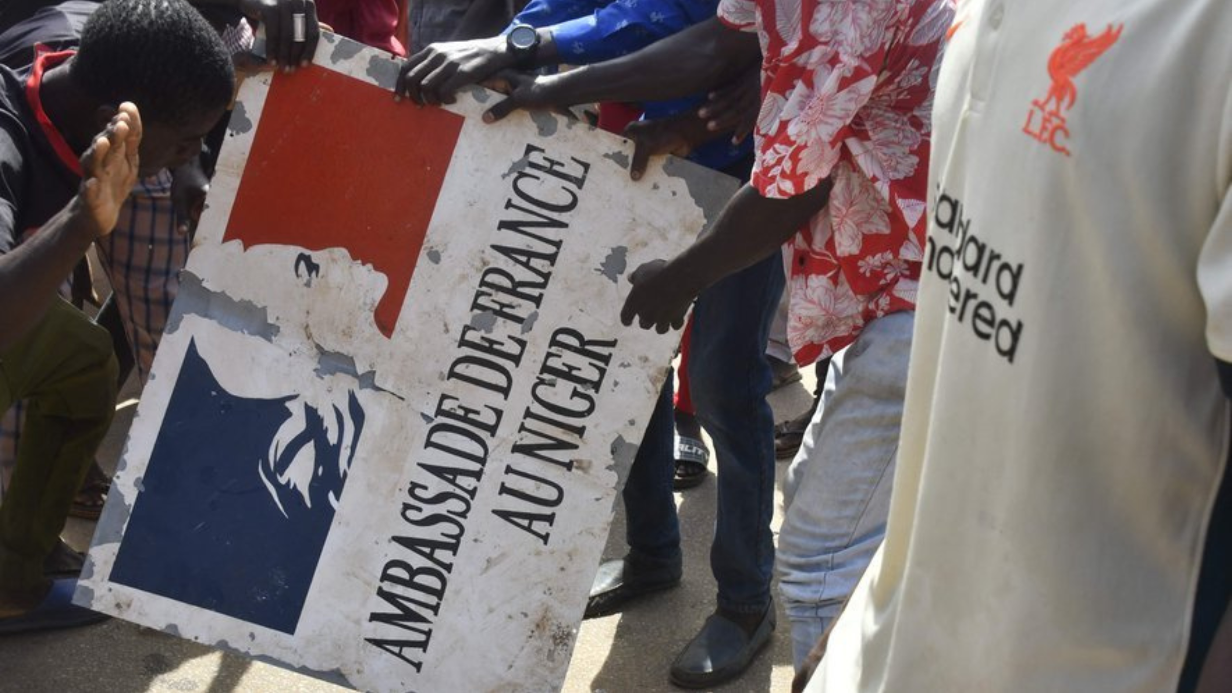 Coup d'État au Niger : La France procède à l'évacuation de ses ressortissants