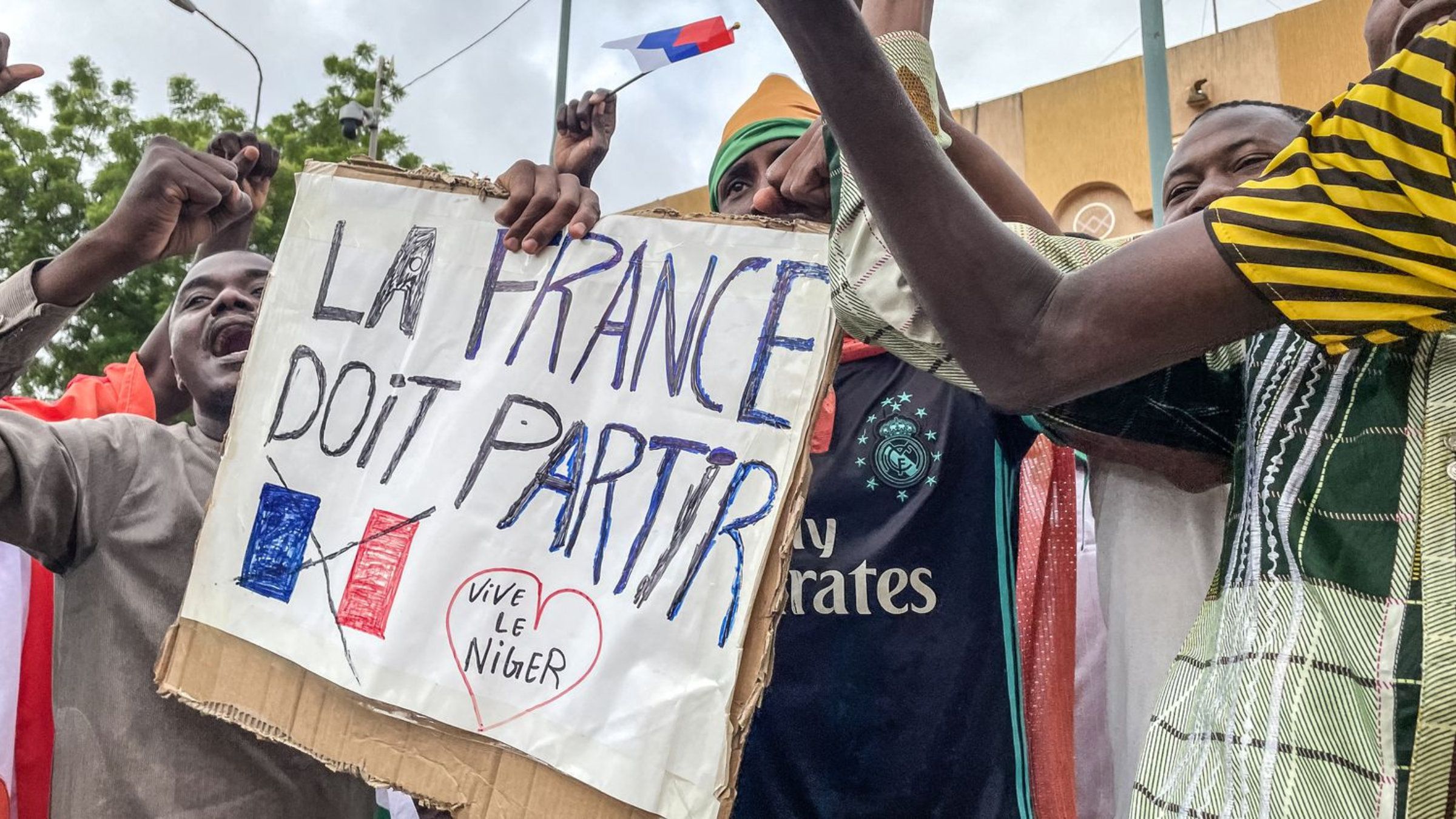 Tensions entre Niamey et Paris : Quels intérêts pour ces deux parties ?