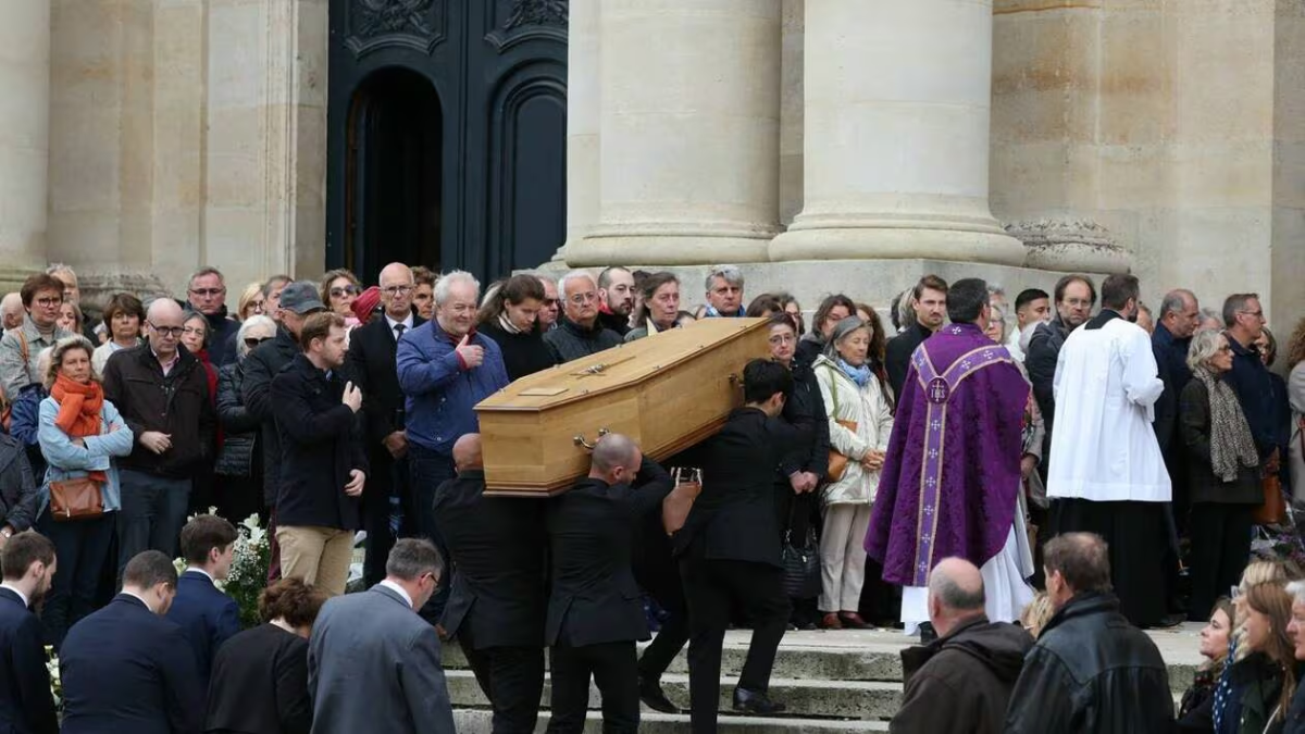 Obsèques de Philippine : Plus de 1500 personnes pour rendre un dernier hommage à l'étudiante