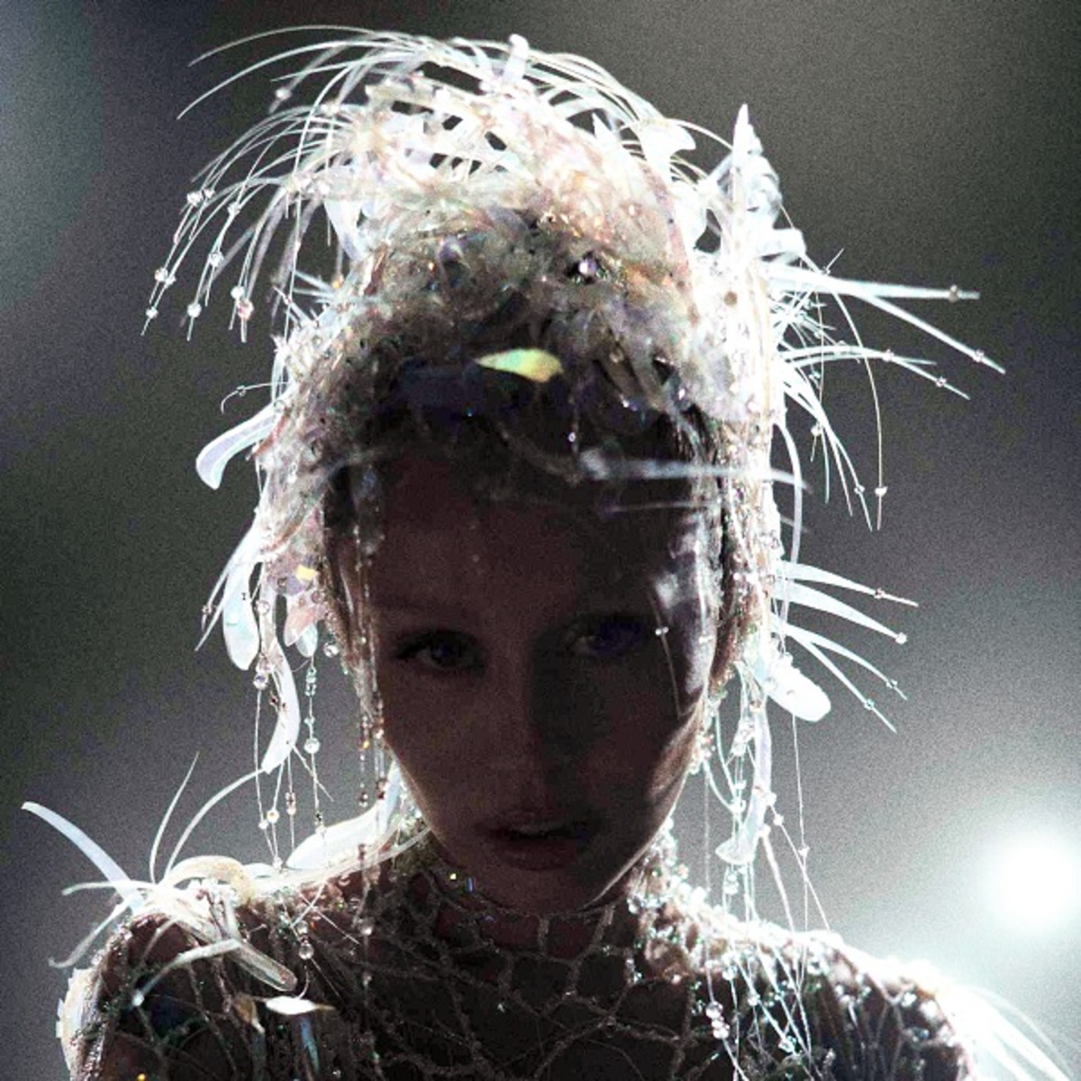 Miley Cyrus nous devoile something Beautiful (1)